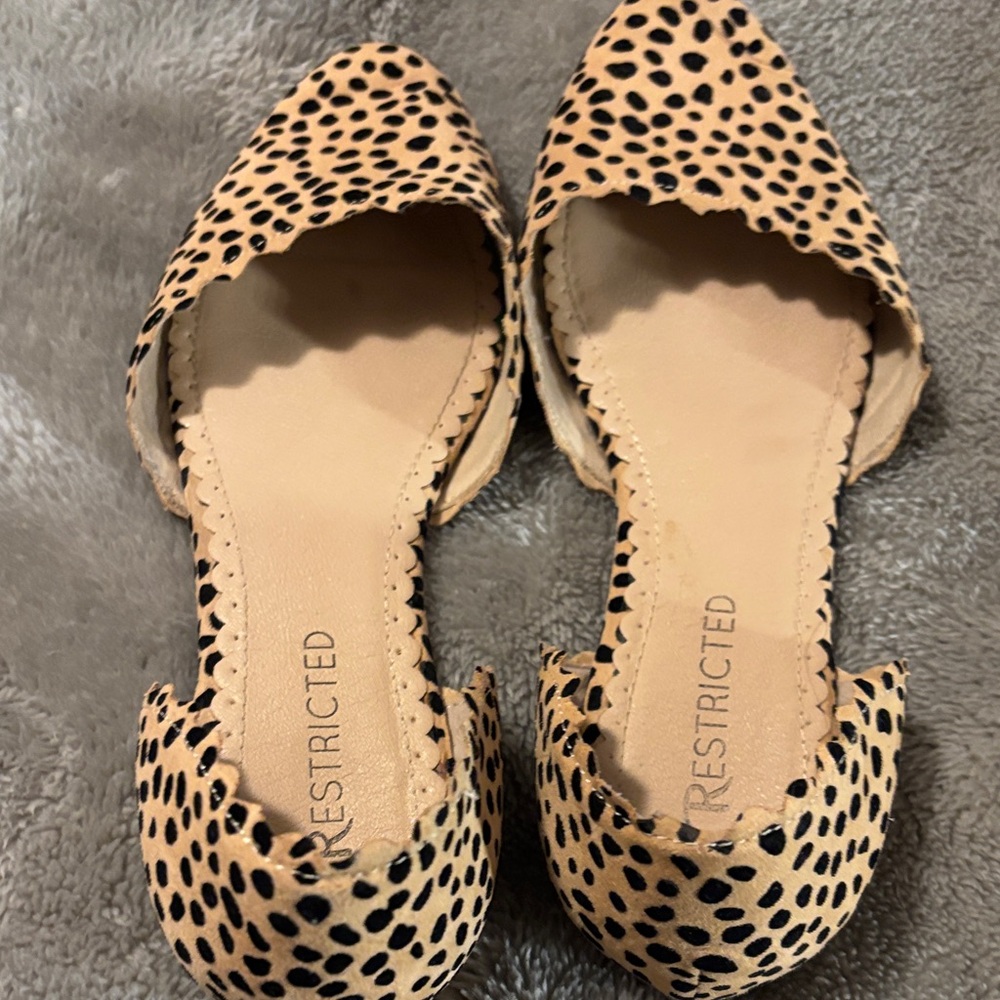 Restricted Leopard Print Flats - Picture 2 of 4